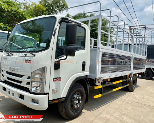 xe tải Isuzu NQR 550 5 tấn Thùng Bạt