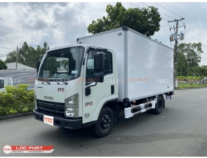 Xe tải Isuzu QMR77HE4A 2.3 tấn Thùng Kín Composite