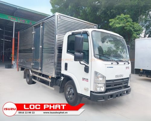 Xe tải Isuzu QKR 210 1.9 tấn Thùng Kín