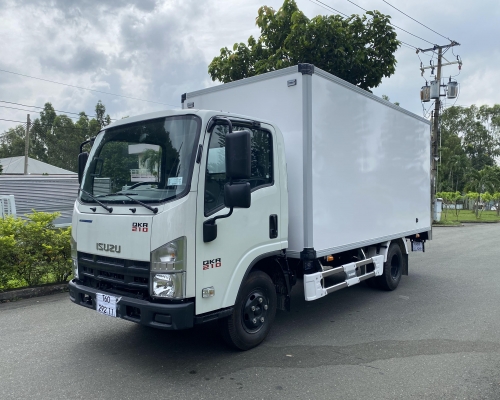 xe tải Isuzu QKR thùng kín composite