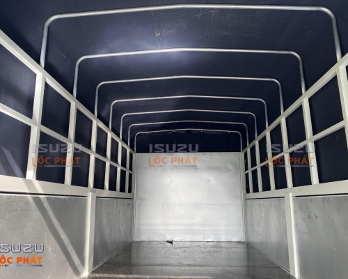 Xe tải Isuzu QKR 270 2.8 tấn Thùng Bạt