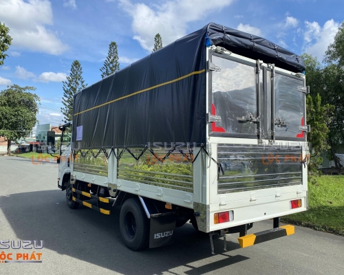 Xe tải Isuzu QKR 270 2.8 tấn Thùng Bạt
