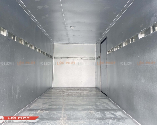 Xe tải Isuzu QKR 210 2.3 tấn Thùng Kín Composite