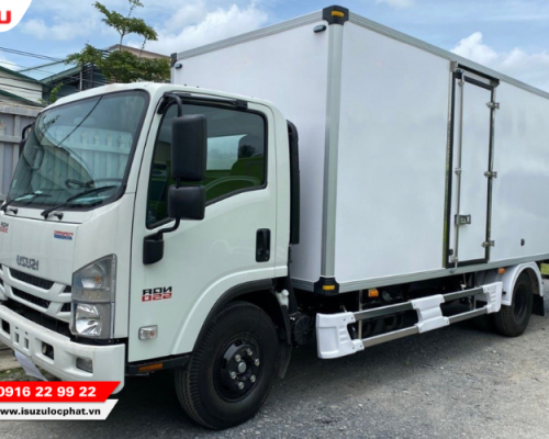 Xe tải Isuzu NQR75LE4 5 tấn Thùng Kín Composite