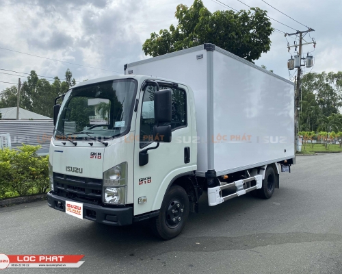 Xe tải Isuzu QKR 210 2.3 tấn Thùng Kín Composite