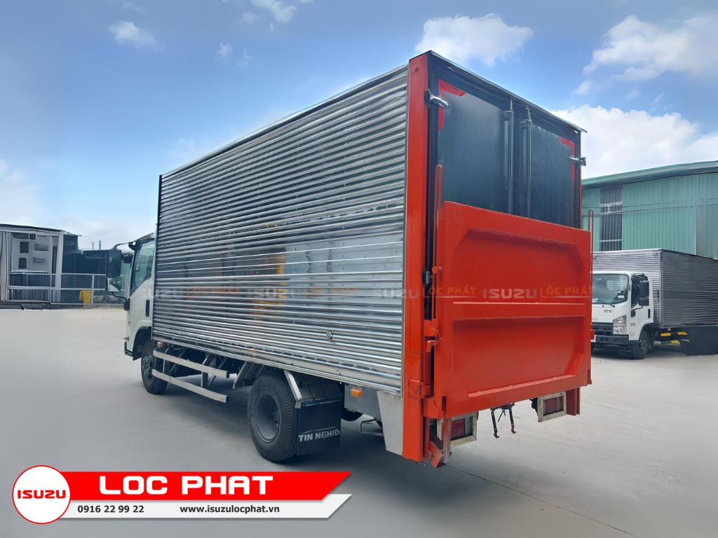 Thùng xe tải Isuzu QKR