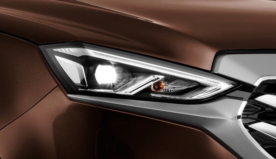 Ngoại thất – Mạnh mẽ, thanh lịch, sang trọng