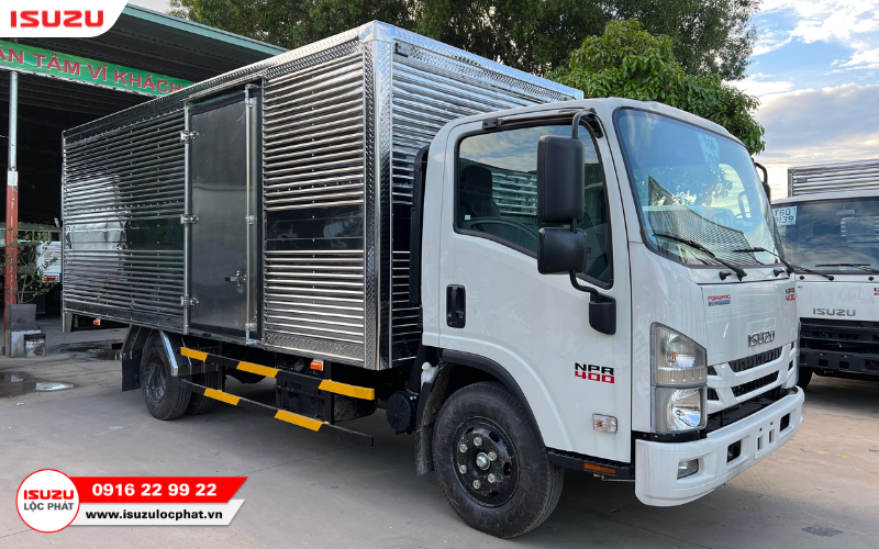 Động cơ và khung gầm