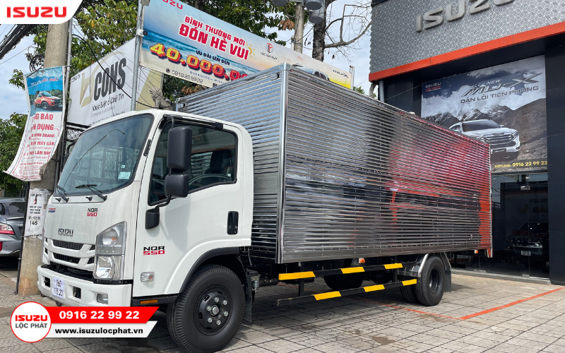 Ngoại thất và nội thất của Isuzu 5 tấn thùng kín 6m2