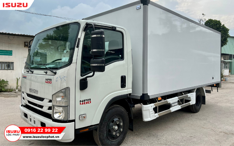 Động cơ và khung gầm của Isuzu NPR 400 3.5 tấn Thùng Kín Composite