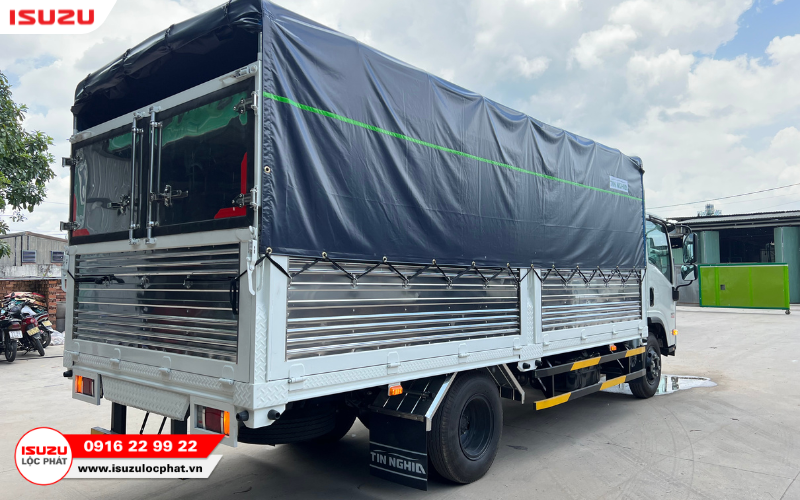 Động cơ và khung gầm