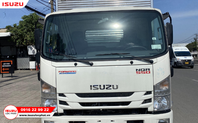 Động cơ và khung gầm Isuzu NQR 550