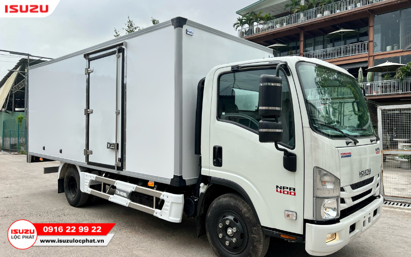 Tại sao nên mua xe Isuzu NPR 400 3.5 tấn Thùng Kín Composite tại Isuzu Lộc Phát
