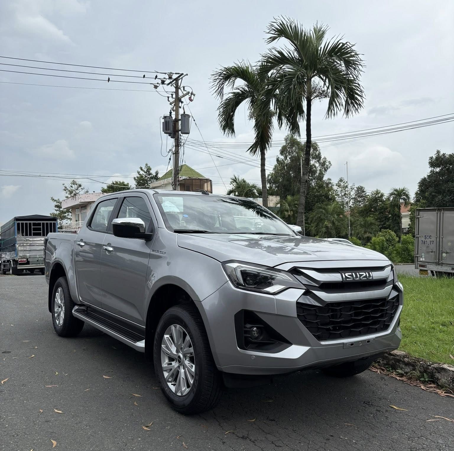 Isuzu Lộc Phát