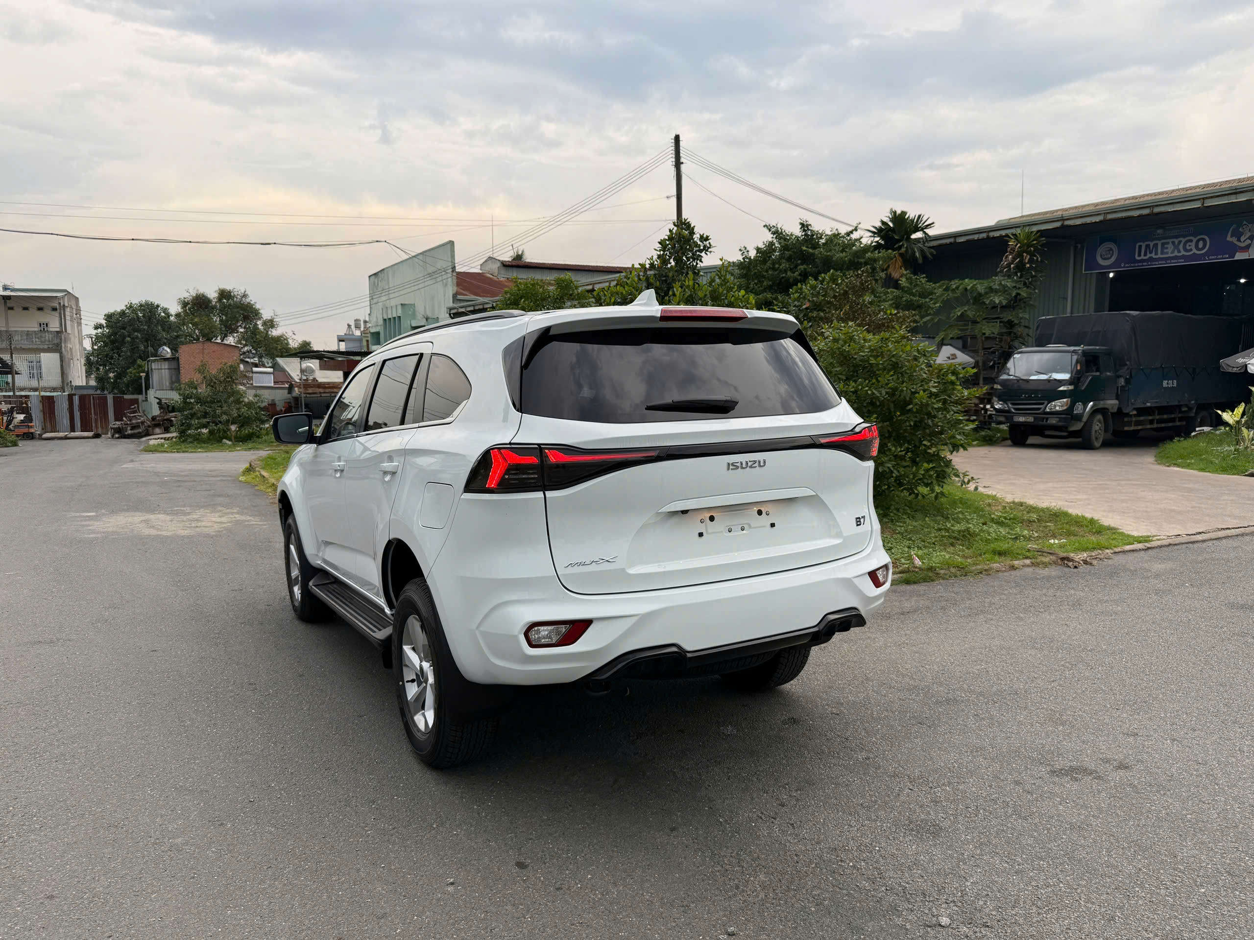 Isuzu Lộc Phát