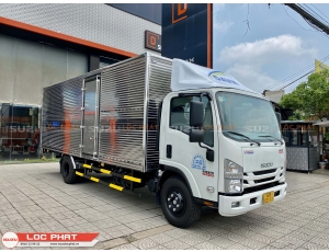 XE TẢI ISUZU NQR 550 5.7 TẤN THÙNG KÍN