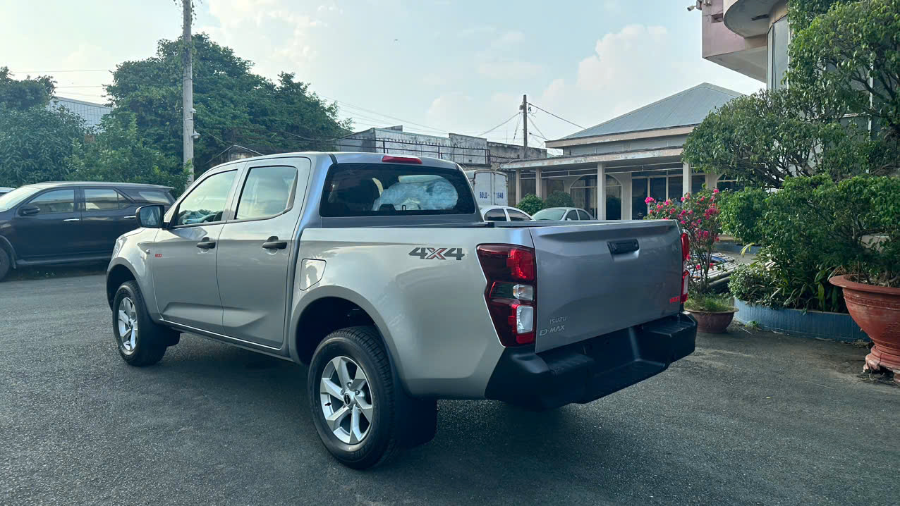 Isuzu Lộc Phát