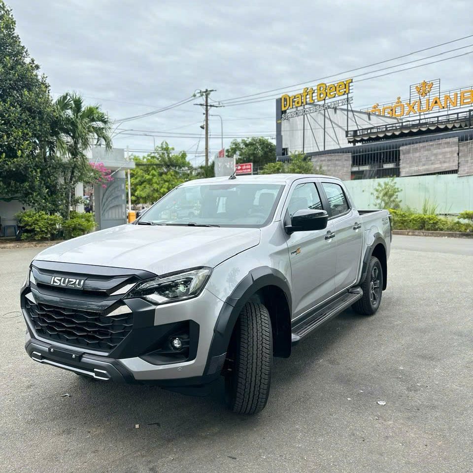 Isuzu Lộc Phát