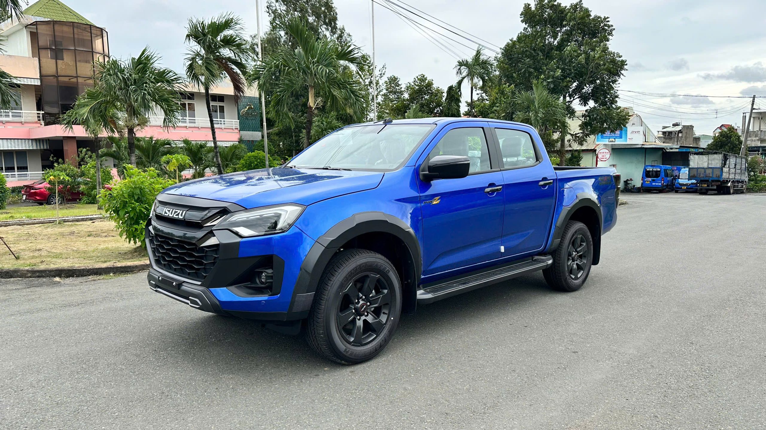 Isuzu Lộc Phát