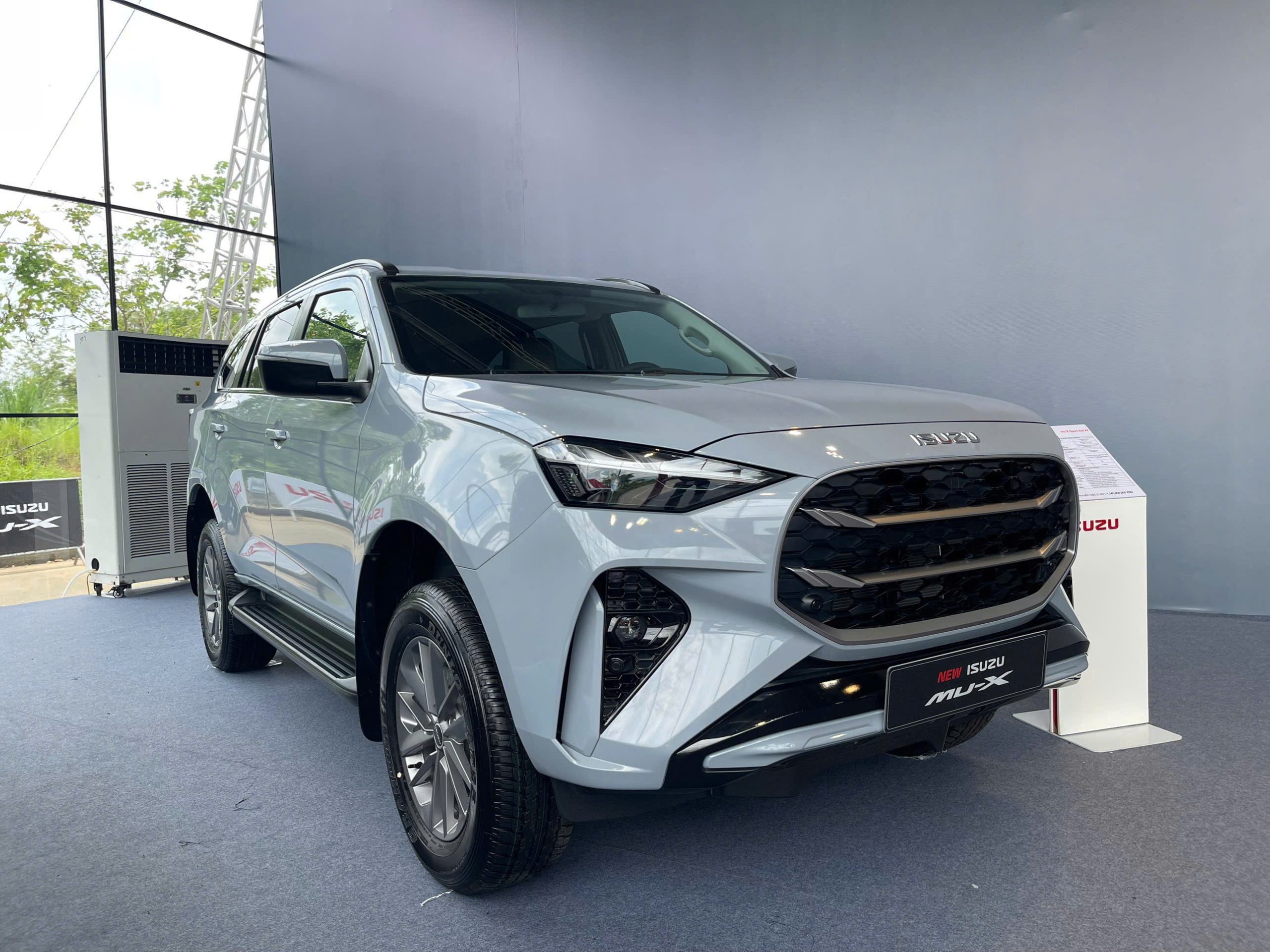 Isuzu Lộc Phát