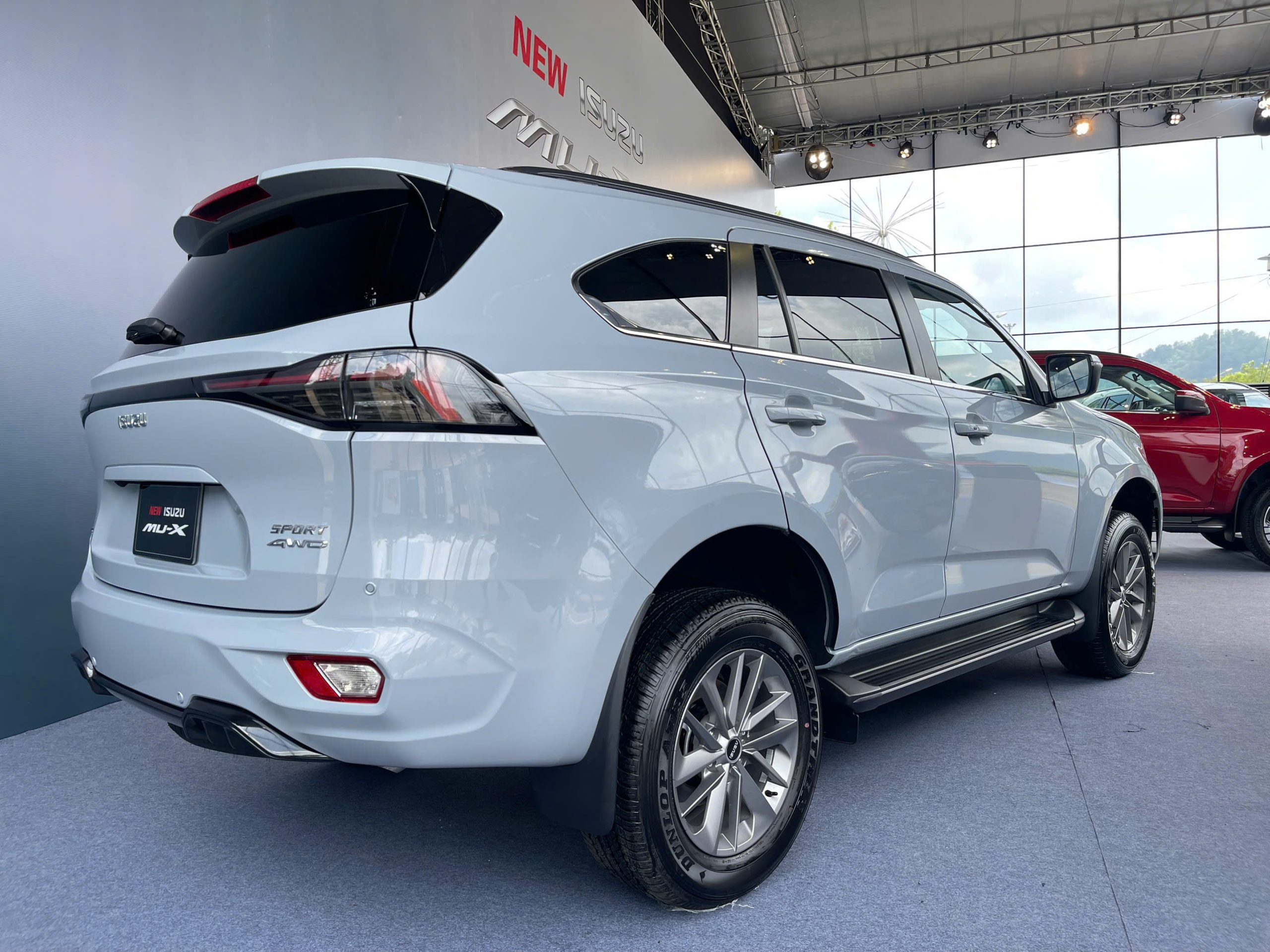 Isuzu Lộc Phát