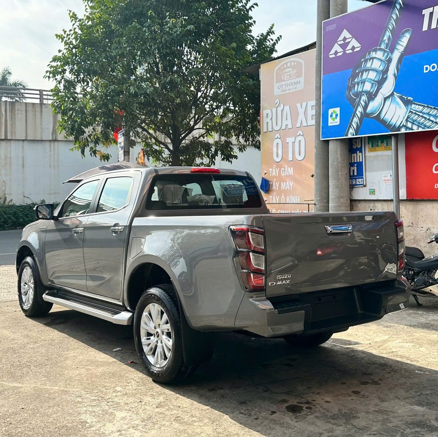 Isuzu Lộc Phát