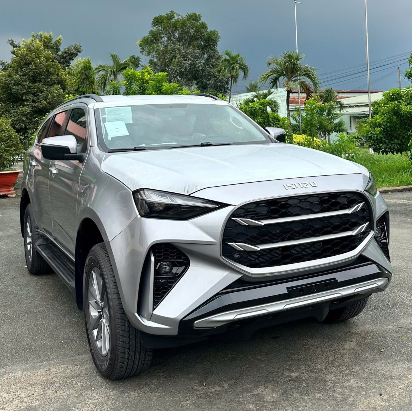 Isuzu Lộc Phát