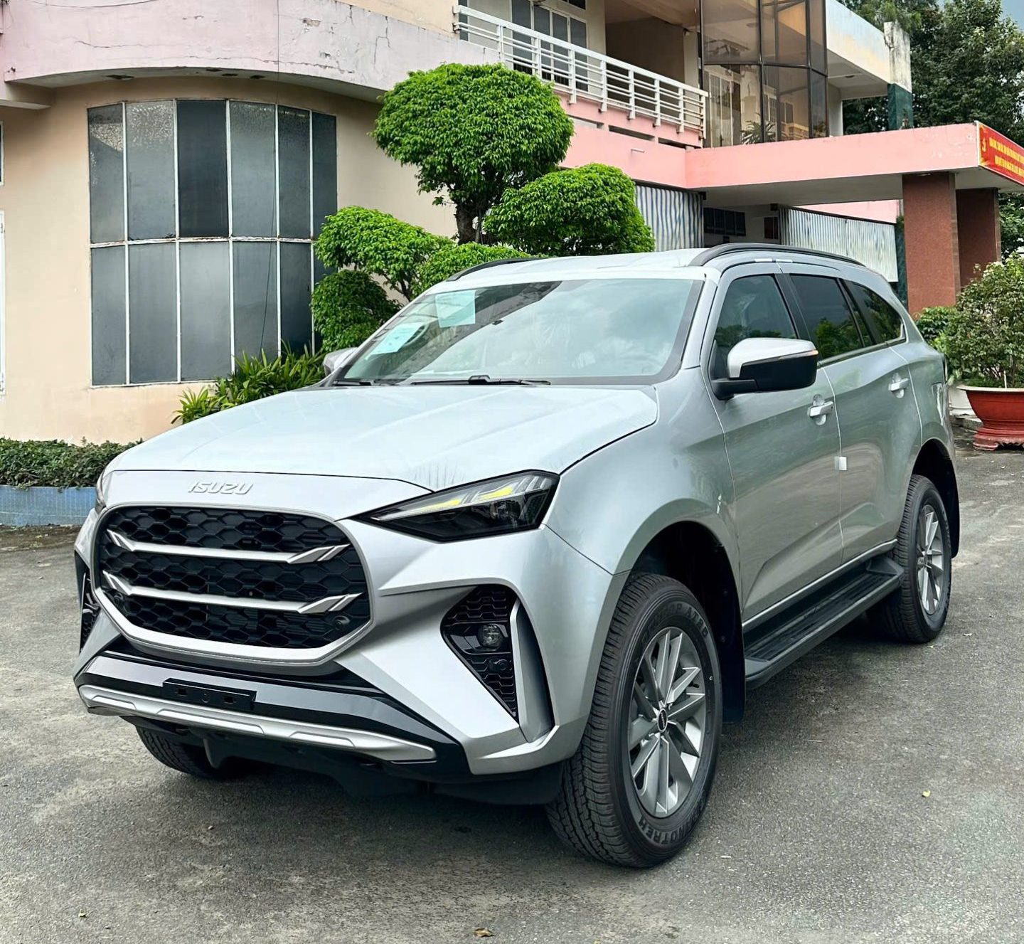 Isuzu Lộc Phát