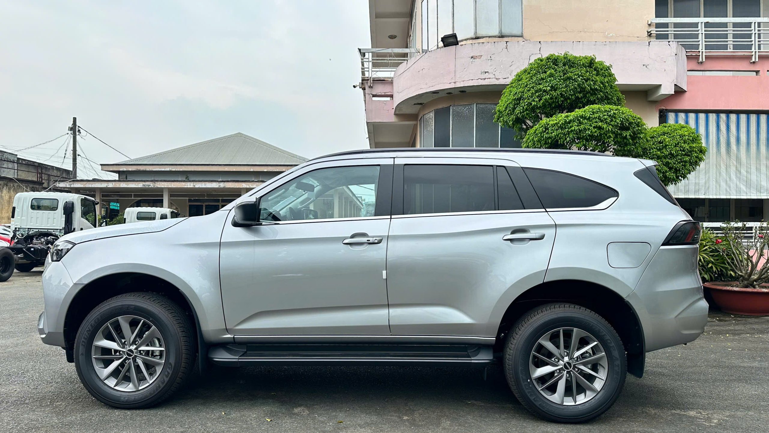 Isuzu Lộc Phát