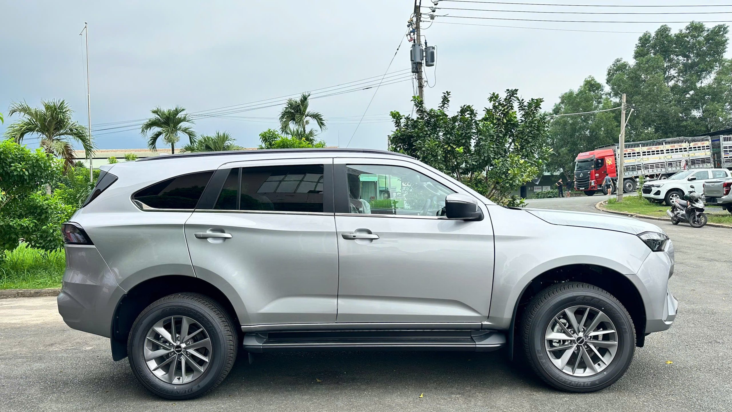 Isuzu Lộc Phát