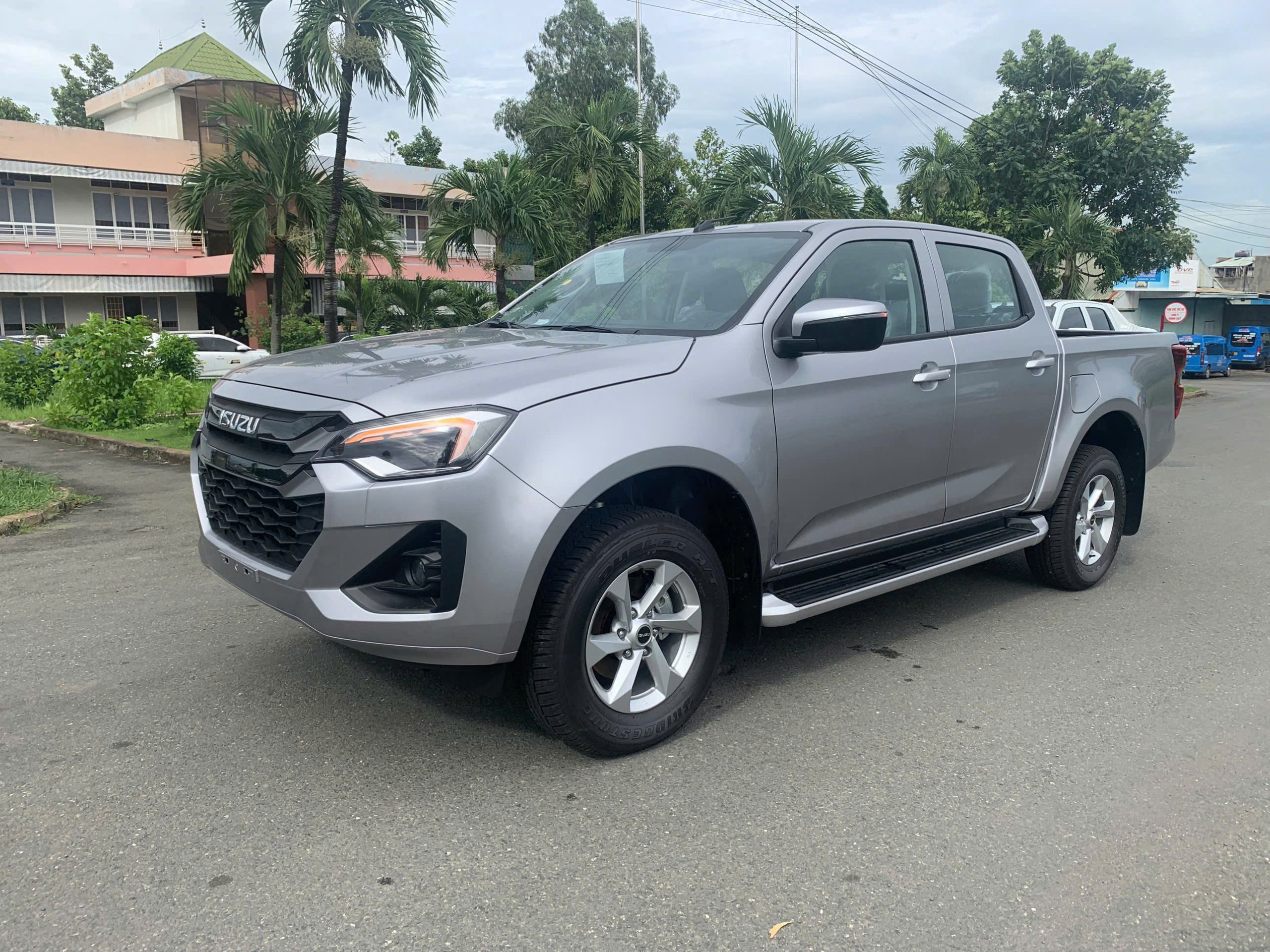 Isuzu Lộc Phát