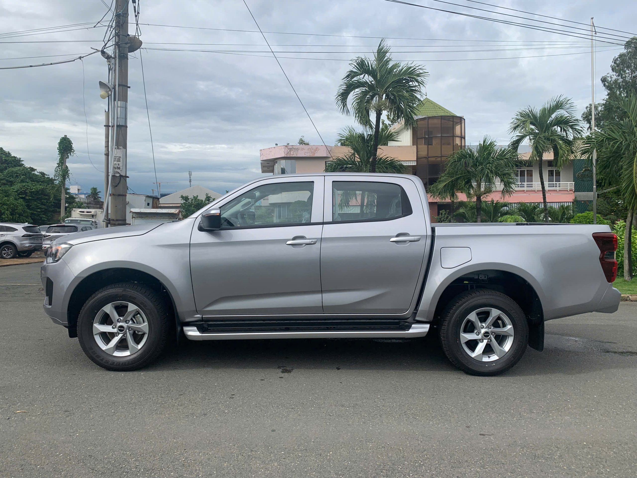 Isuzu Lộc Phát